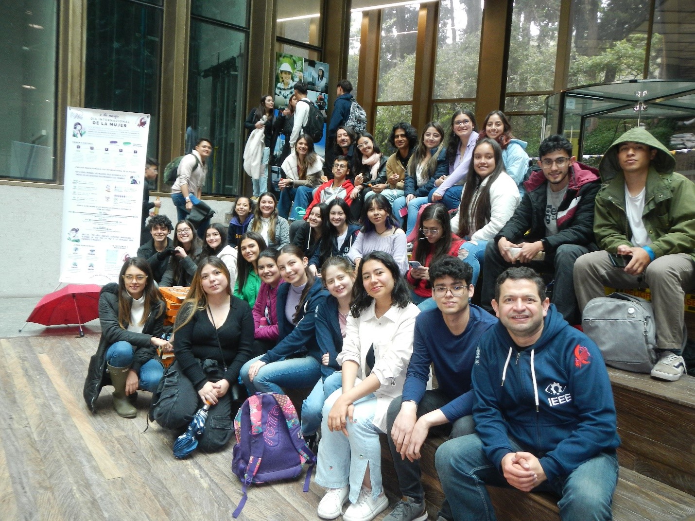 GRUPO ESTUDIANTIL DE MUJERES EN INGENIERÍA: FORJANDO EL CAMBIO DESDE DENTRO Pontificia Universidad Javeriana